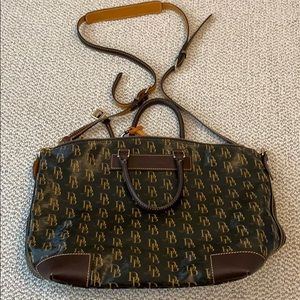 Over shoulder purse Dooney and Bourke-barely used